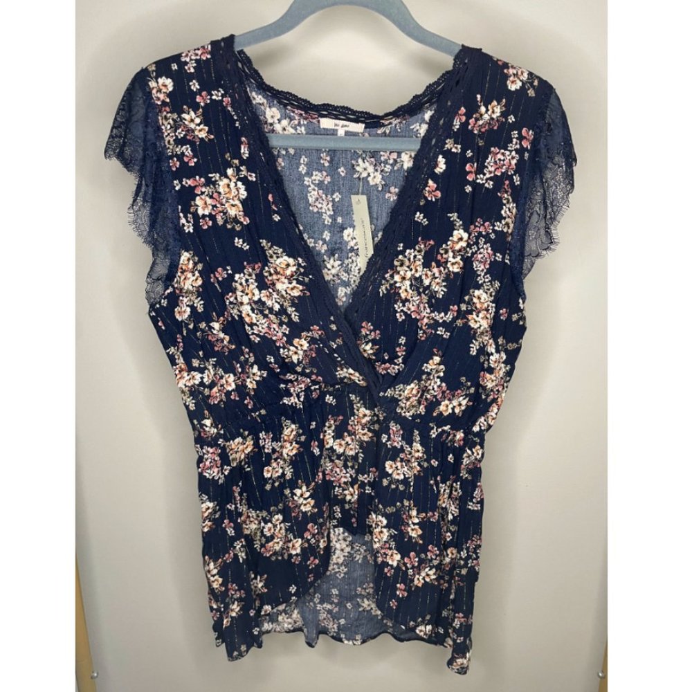 NWT Francesca's Mi Ami Surplice Navy Floral Gold Laced Trimmed Blouse